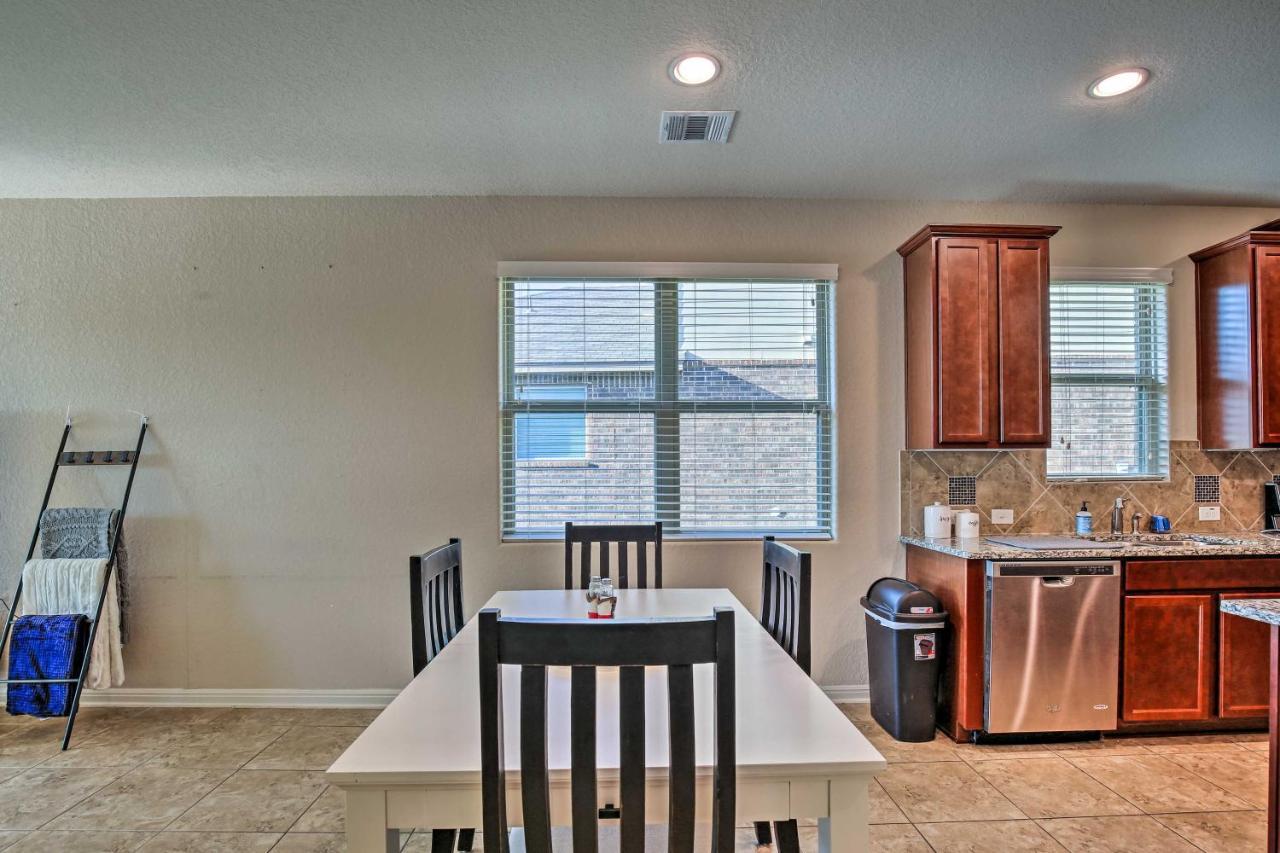 San Antonio Home With Yard About 8 Mi To Lackland! Exterior photo