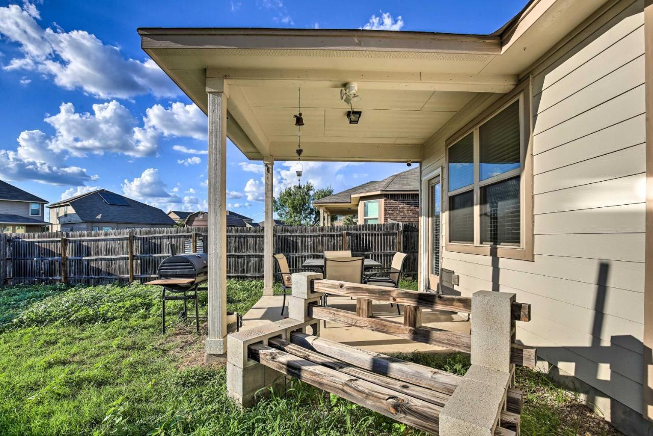San Antonio Home With Yard About 8 Mi To Lackland! Exterior photo