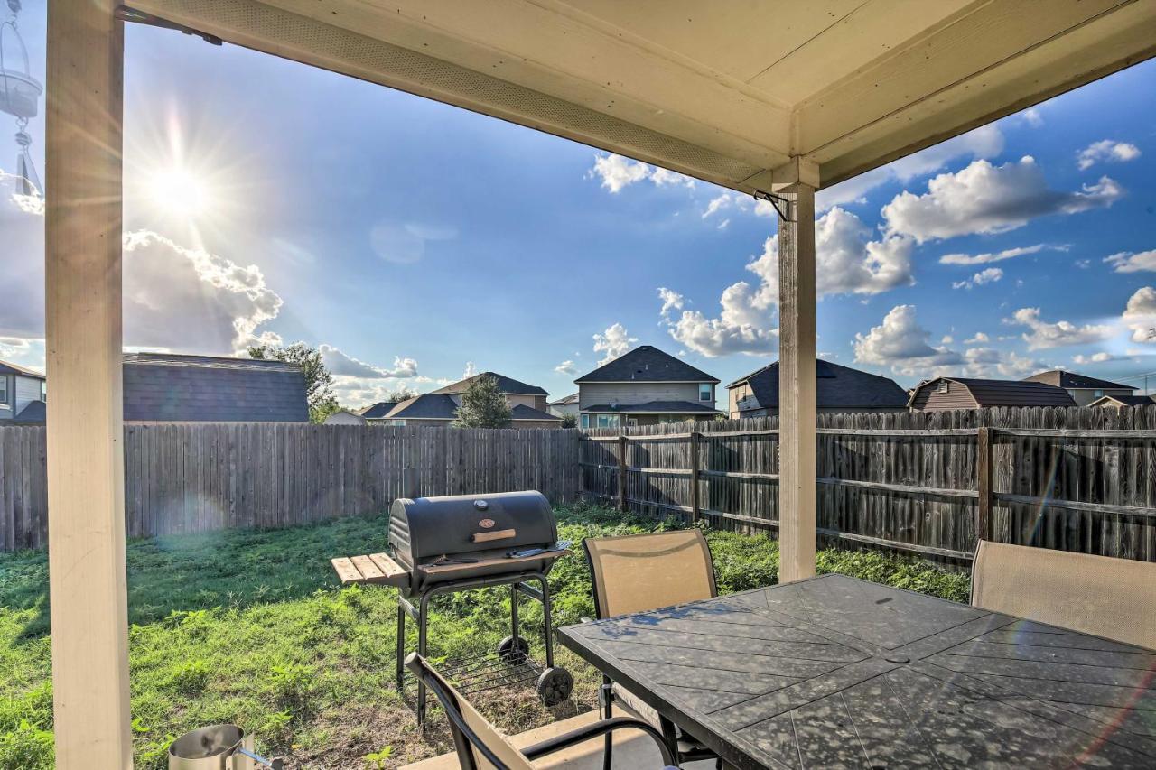 San Antonio Home With Yard About 8 Mi To Lackland! Exterior photo